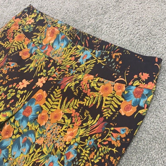 Soft Surroundings In Bloom Floral Ankle Pants PL - Picture 2 of 12